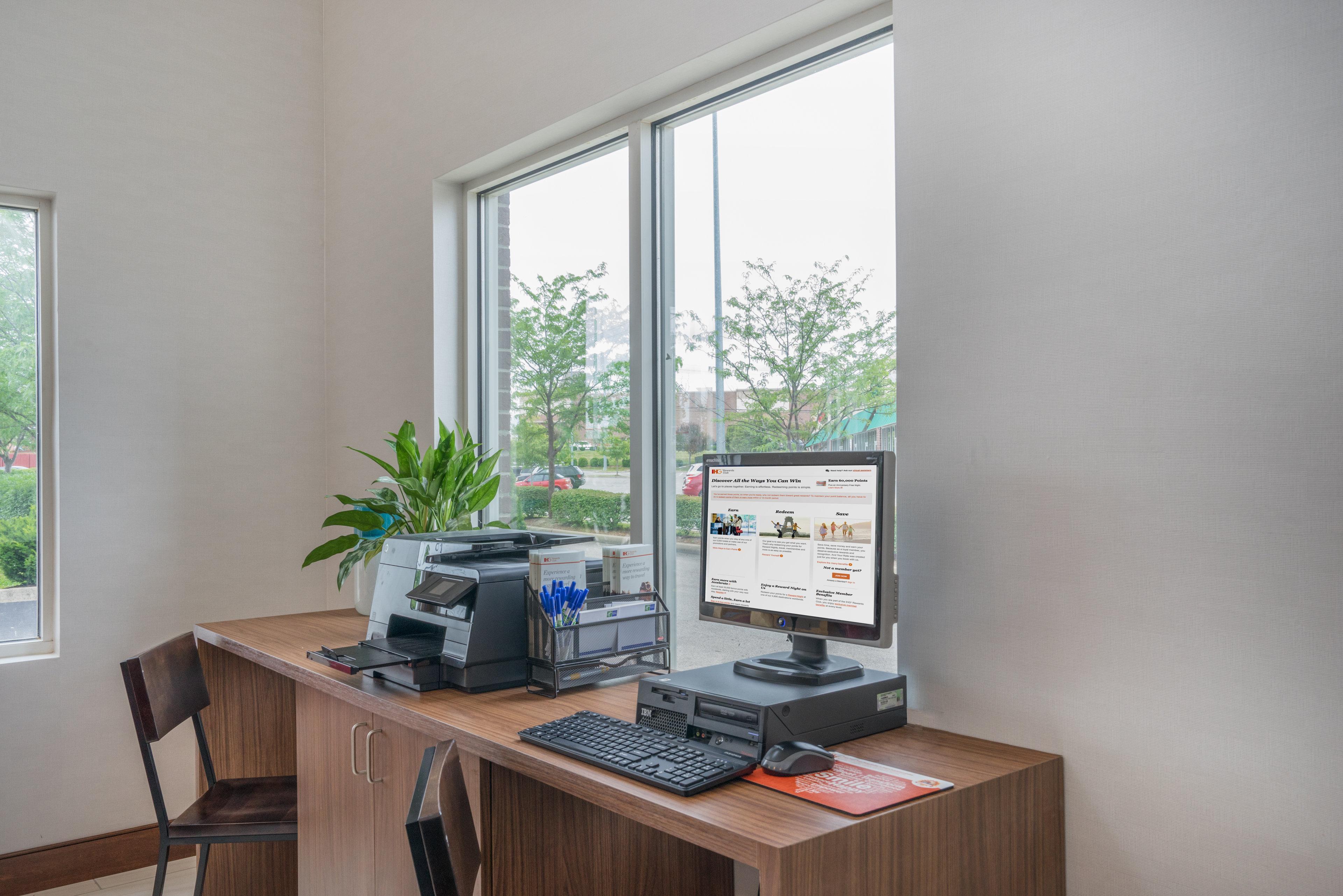 Holiday Inn Express Hotel & Suites Frankfort By Ihg Екстериор снимка