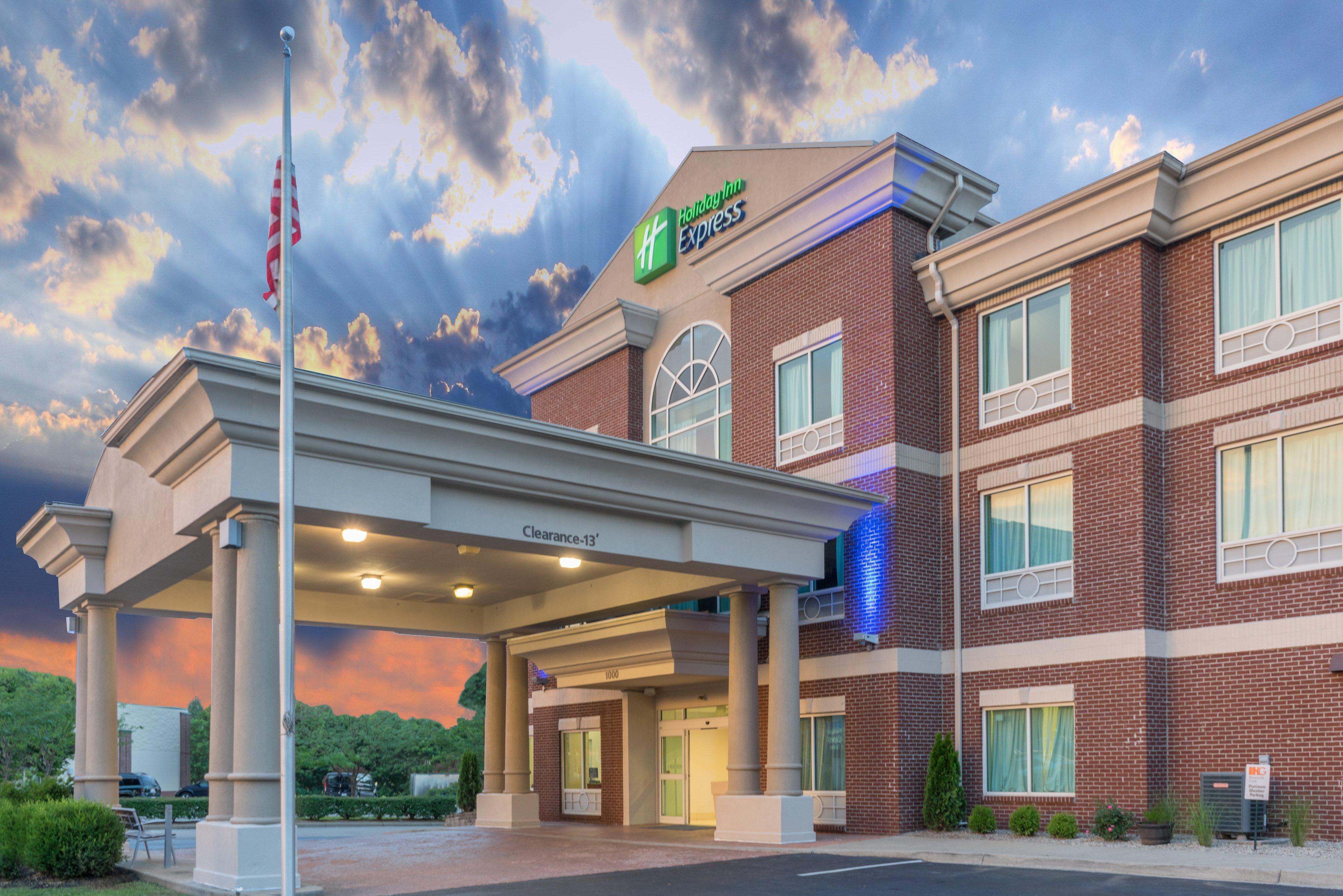 Holiday Inn Express Hotel & Suites Frankfort By Ihg Екстериор снимка