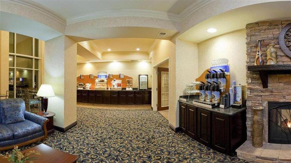 Holiday Inn Express Hotel & Suites Frankfort By Ihg Екстериор снимка